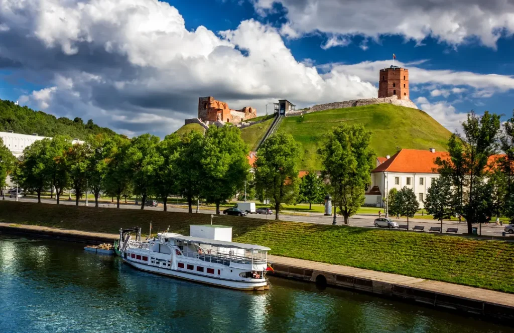 TD - Vilnius, Lithuania - Budget eastern europe travel - featured image